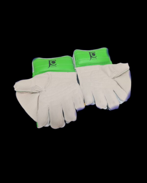 Quality keeping gloves